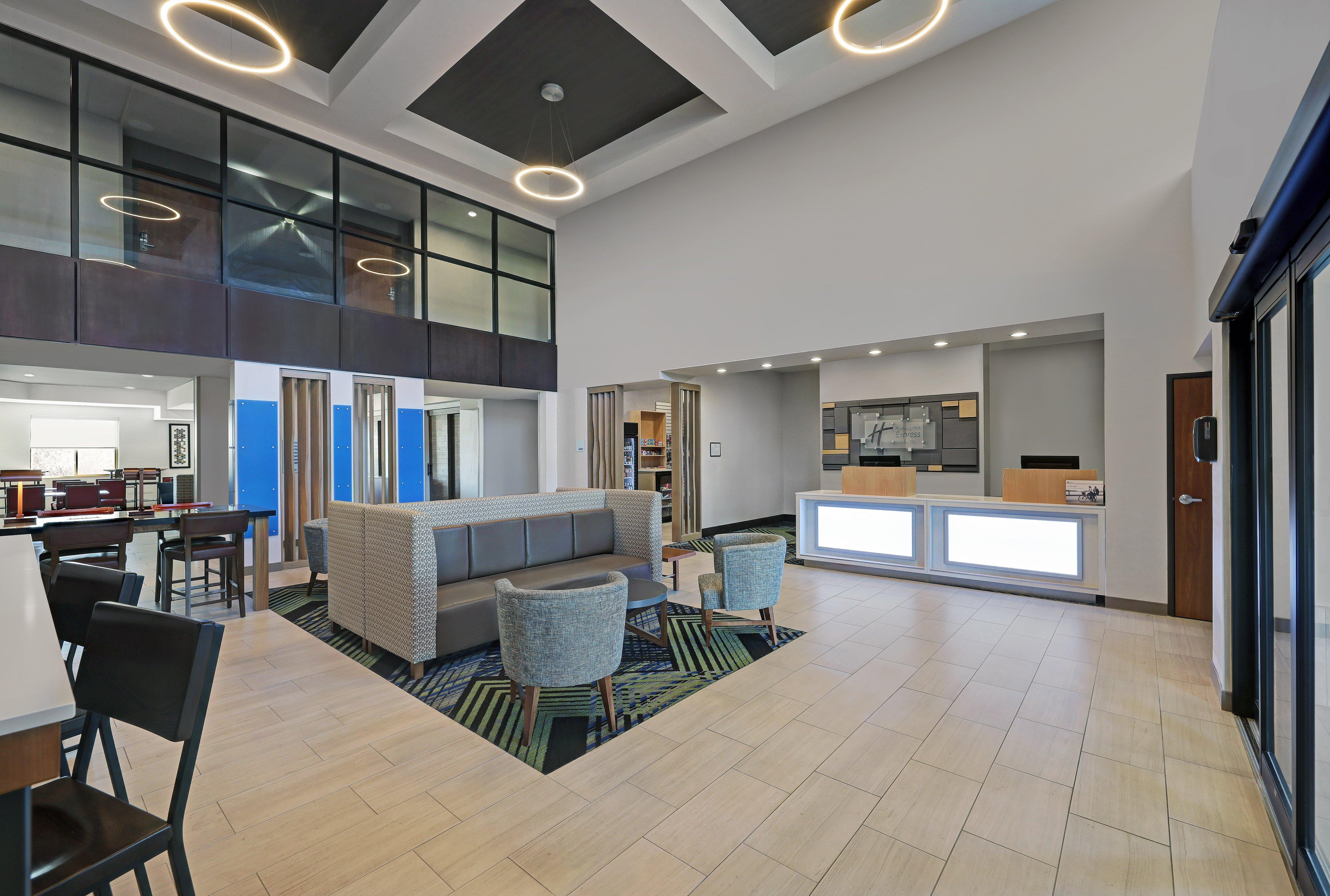 Holiday Inn Express Newport By Ihg Exterior foto