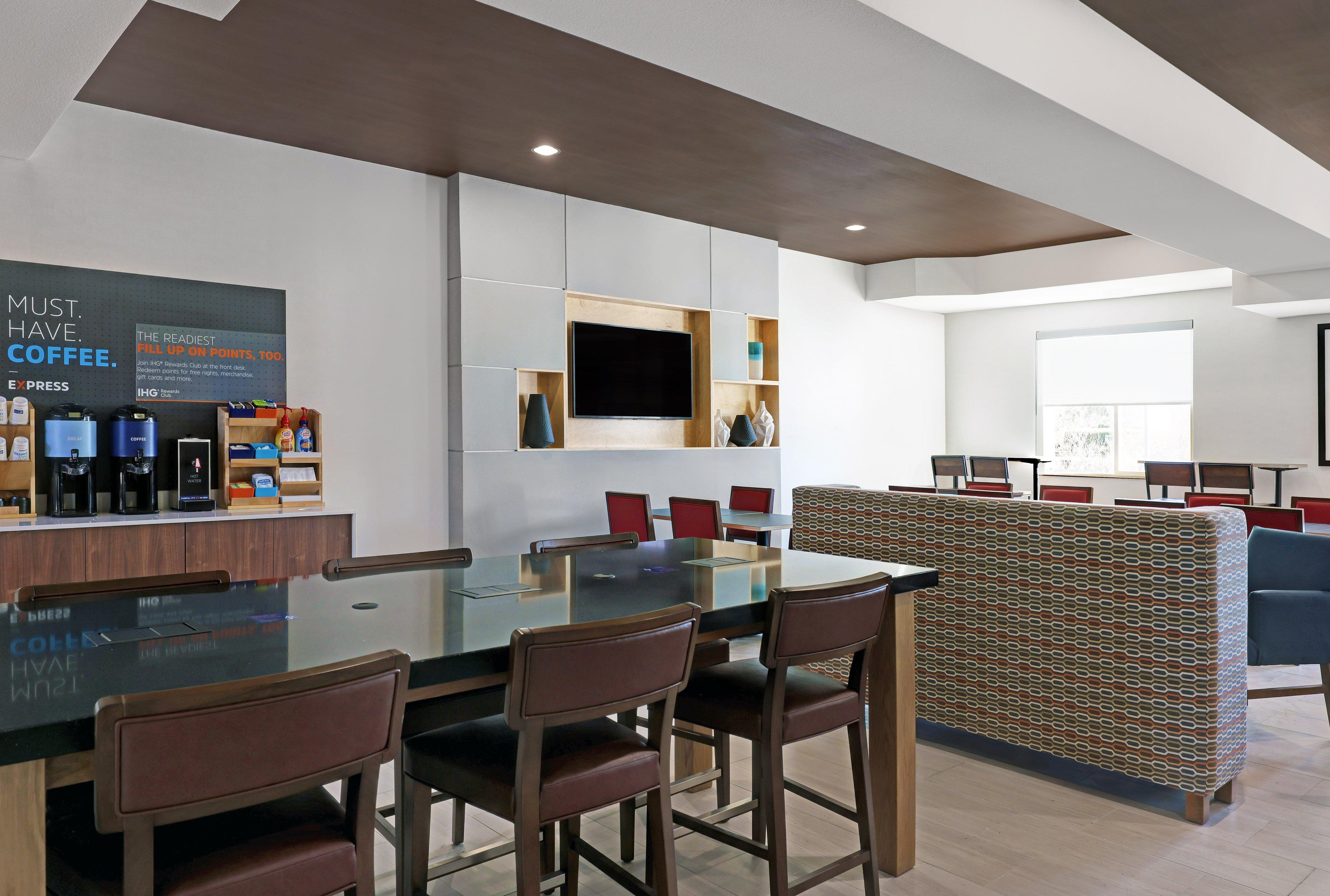 Holiday Inn Express Newport By Ihg Exterior foto
