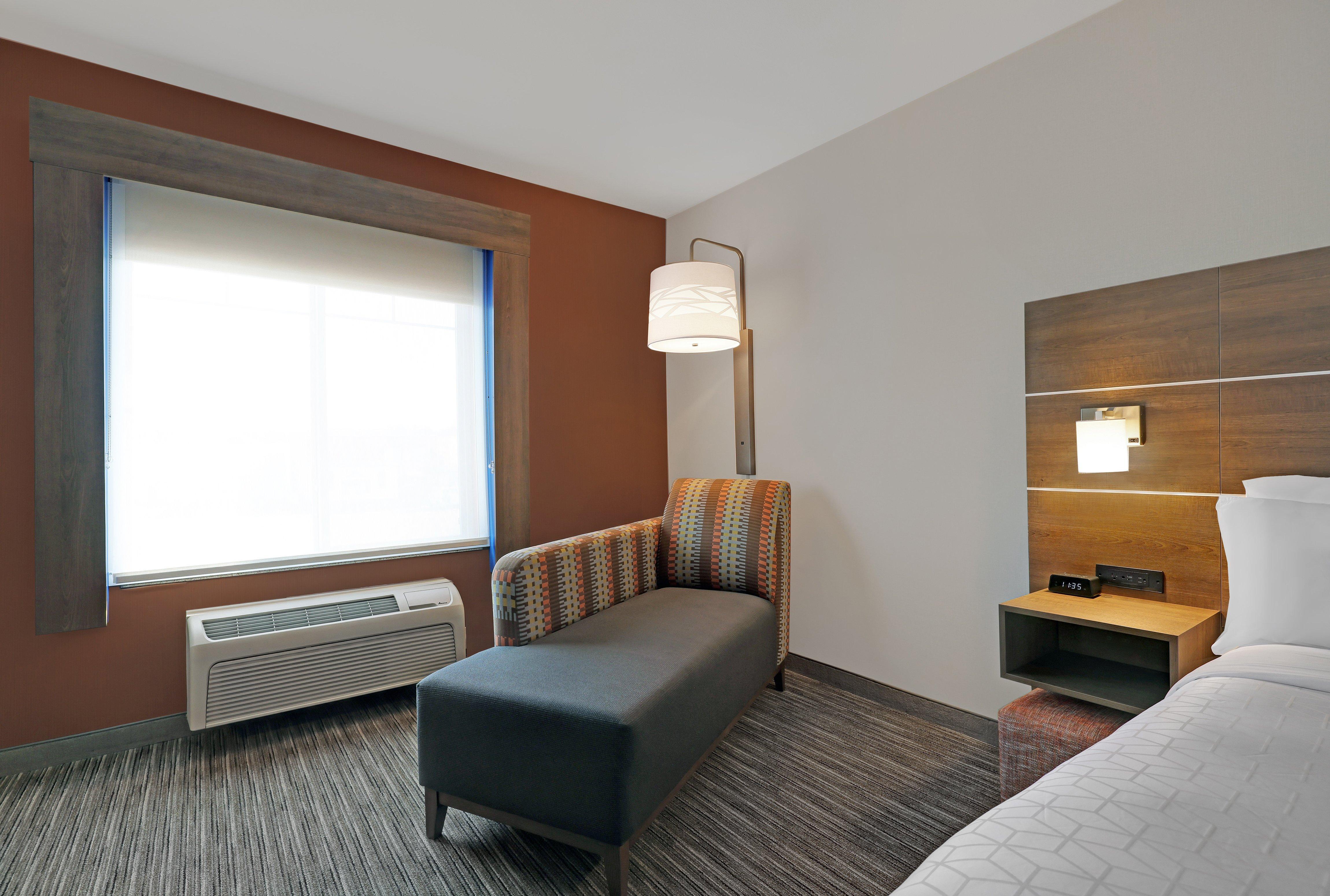Holiday Inn Express Newport By Ihg Exterior foto